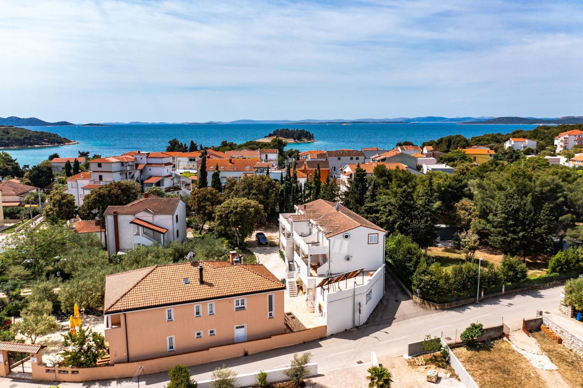 Apartments With A Parking Space Pakostane, Biograd - 22375 Экстерьер фото